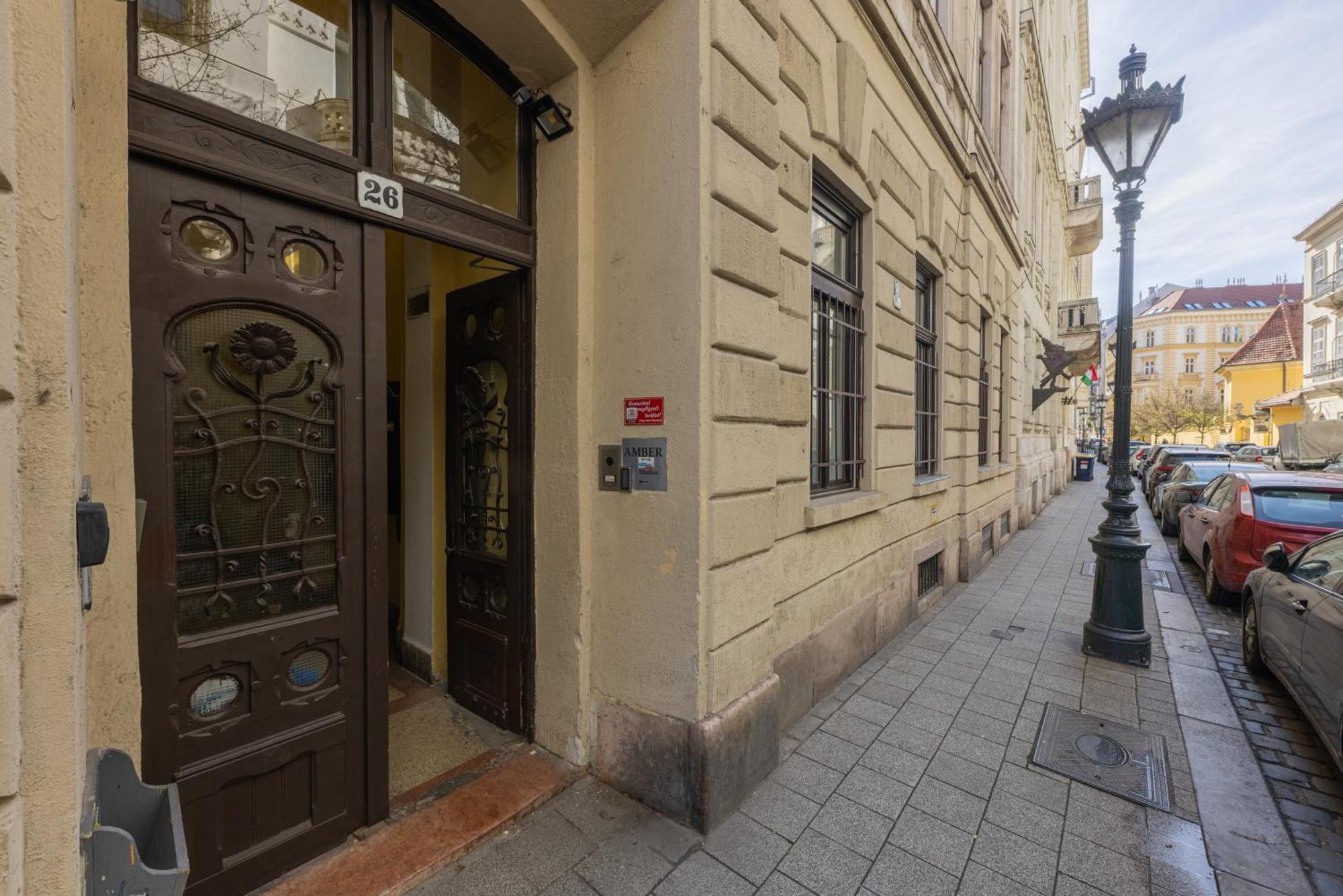 Amber Gardenview Studios Downtown Budapest Exterior photo